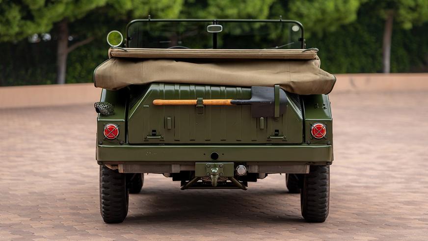 Прототип первого внедорожника Porsche пустят с молотка