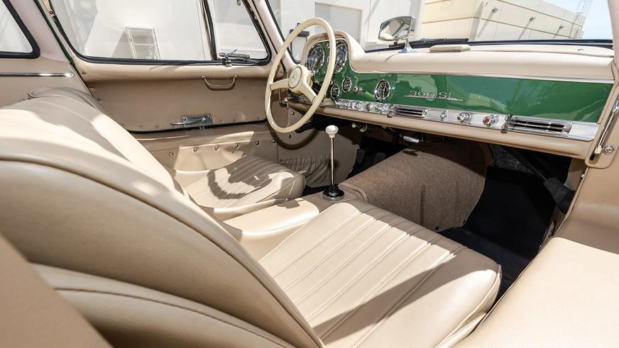 Уникальный 300SL Gullwing пустят с молотка