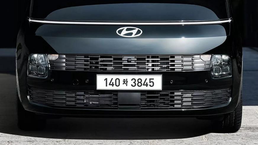 Минивэну Hyundai Staria доработали подвеску и оснащение