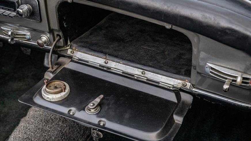 Mercedes-Benz 190 SL на торгах: 50 лет в одних руках и неизвестный пробег