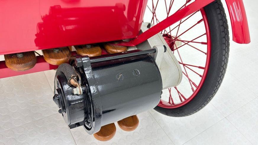 На продажу выставлен 100-летний электрокар, очень недорого