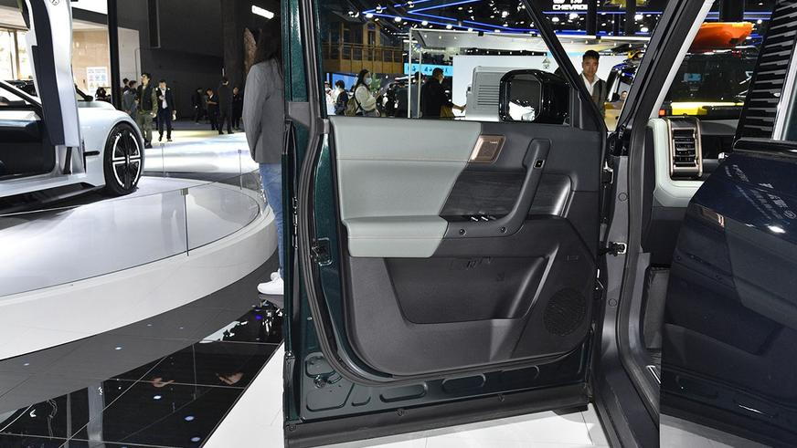 Батарейный кроссовер Chery iCar 03: характеристики и цены