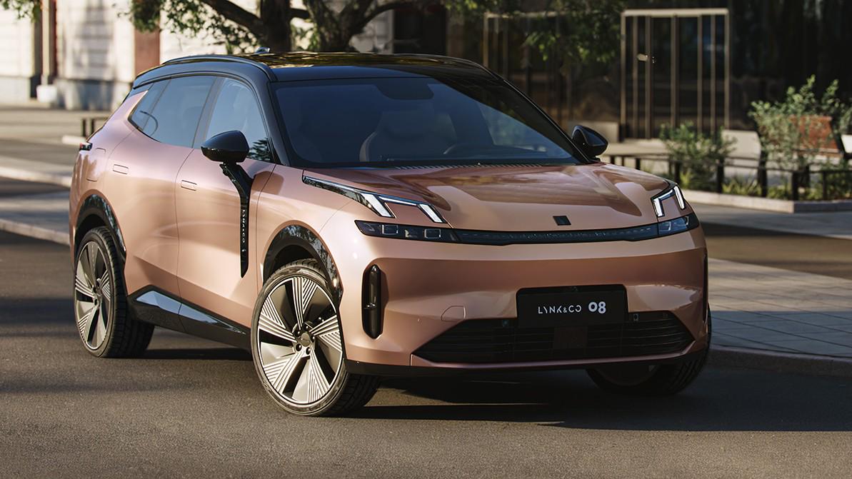 Гибрид Lynk & Co 08 готовят к продаже в Казахстане