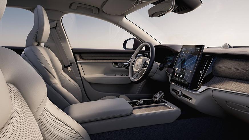 Volvo обновила седан S90 Volvo обновила седан S90