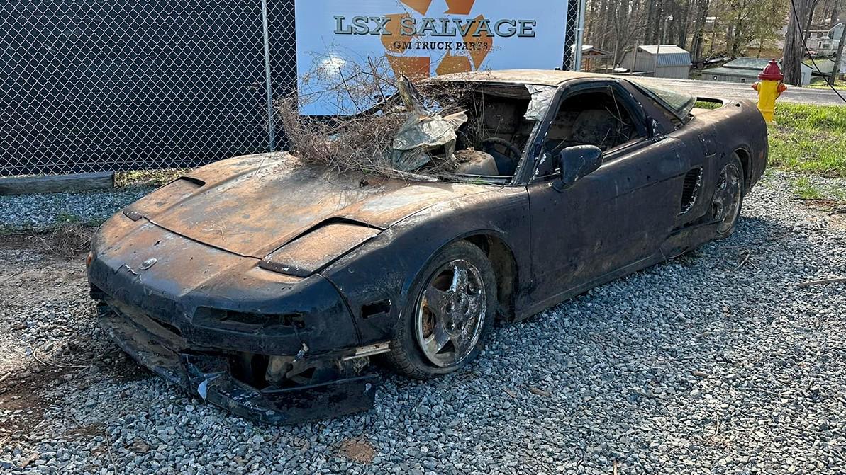 Жиырма жыл су астында жатқан Acura&nbsp;NSX сатылды