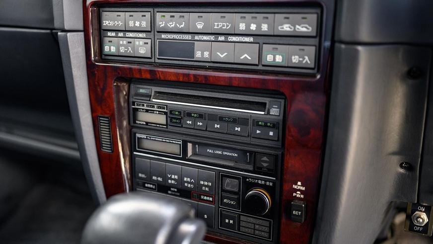 Необычный катафалк продали на торгах в США