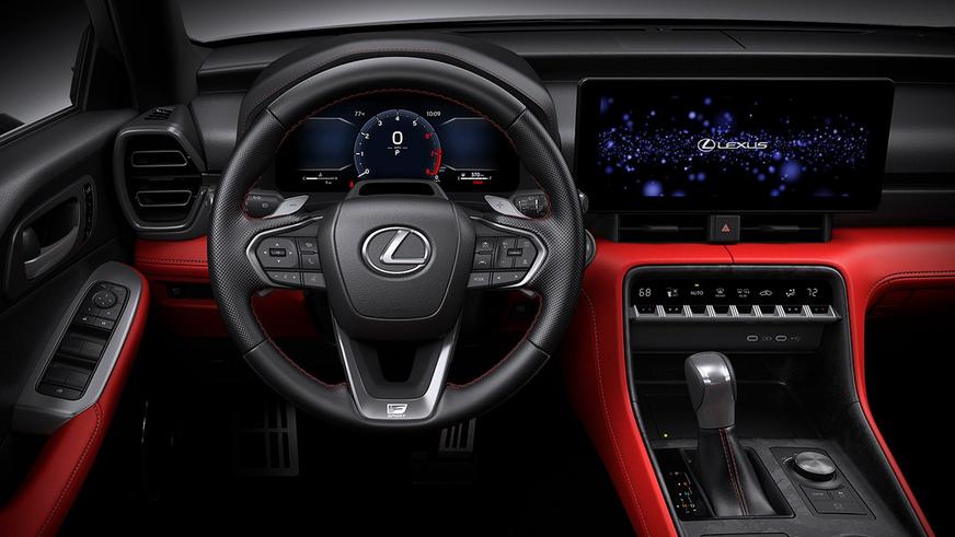 Lexus обновила седан IS