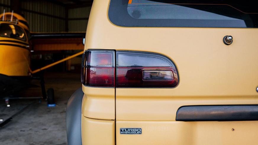 Лифтованная Mitsubishi Delica появилась на торгах в США