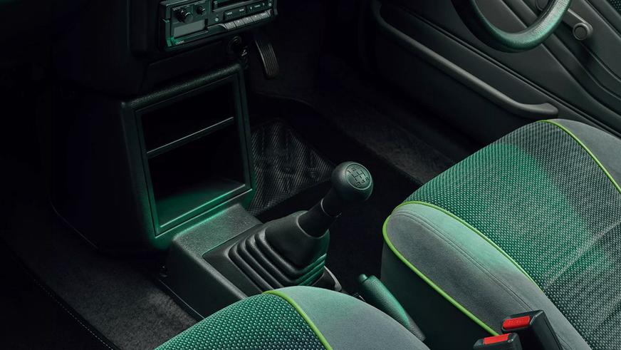 Бюджетный хетч Kia из 1990-х стал электрокаром с механикой