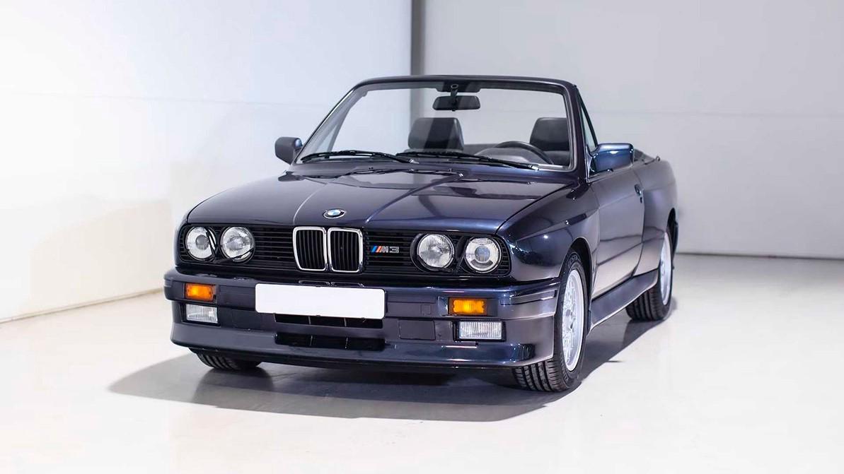 За пожилой кабриолет BMW (Е30) отдали почти 102 тысячи долларов