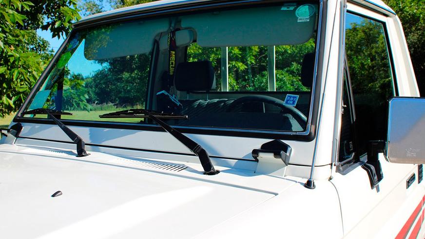 Пикап Land Cruiser c мизерным пробегом продали за 54.5 тысячи долларов