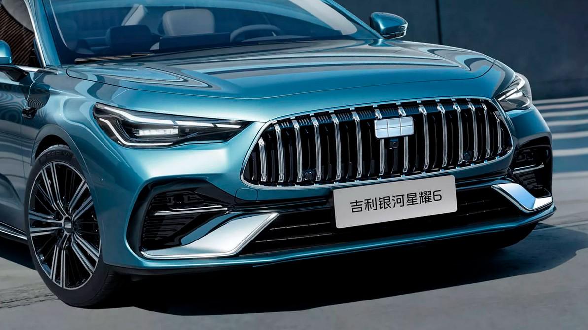 Показан седан Geely с «оскалом» AMG