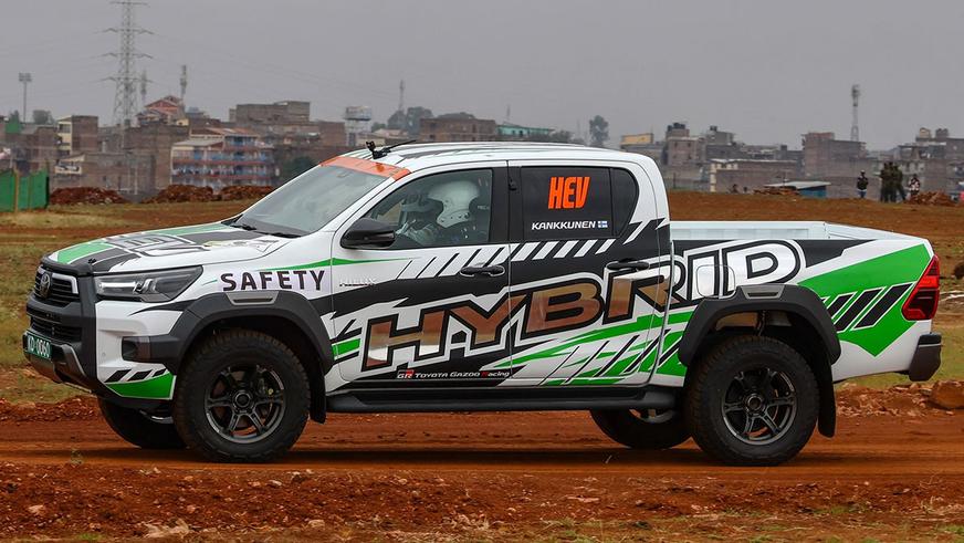 Toyota Hilux впервые станет гибридом