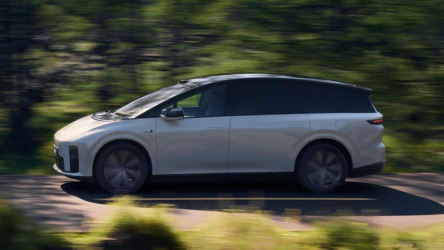 Представлен кроссовер Li Auto i8 – шесть мест и два мотора