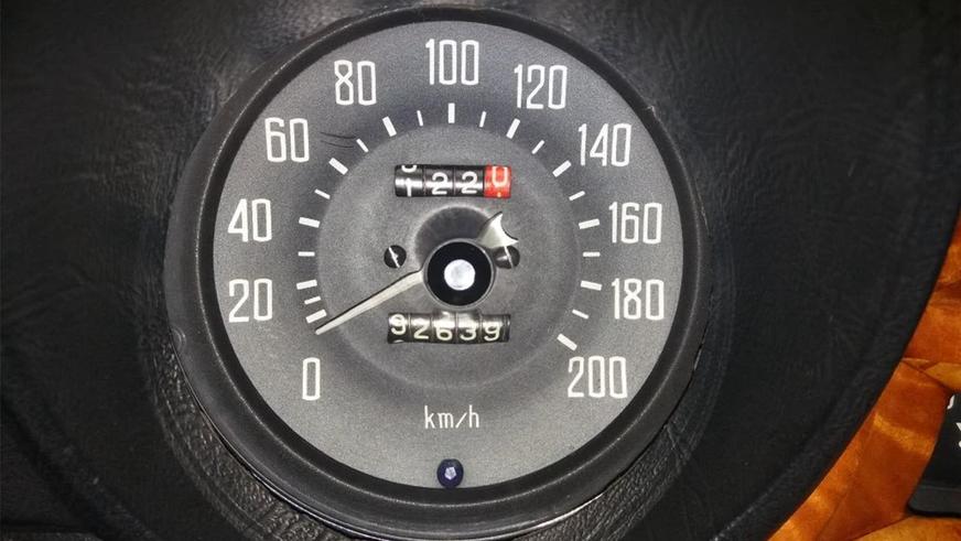 Интересные авто на Kolesa.kz: от кабриолета ГАЗ-13 до Aston Martin DB9