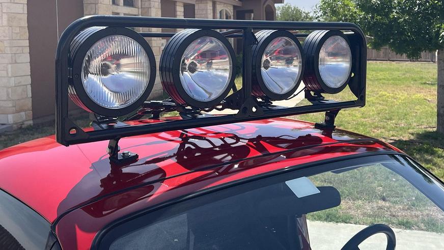 Родстер Mazda MX-5 подготовили к бездорожью и выставили на аукцион