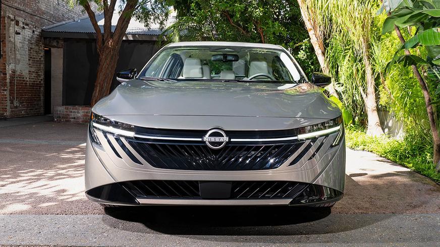 Седан Nissan Sentra сменил поколение