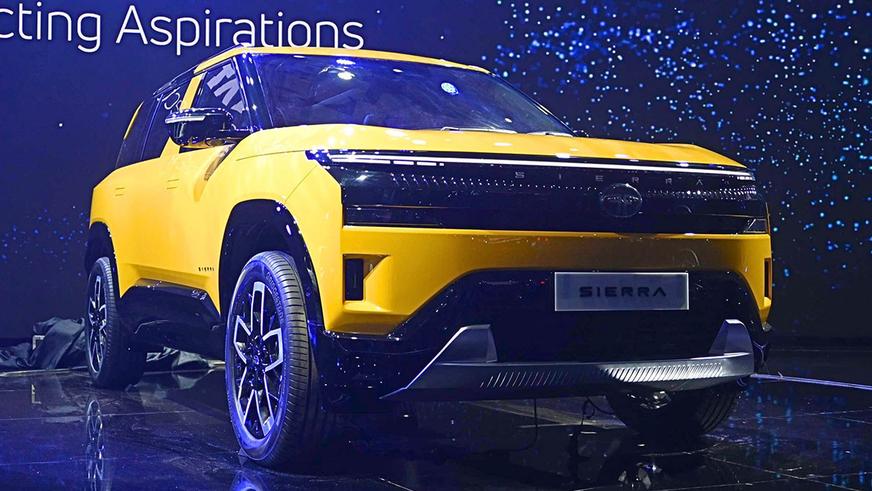 Индийский Tata показал первый электрокар на платформе Jaguar Land Rover Индийский Tata показал первый электрокар на платформе Jaguar Land Rover
