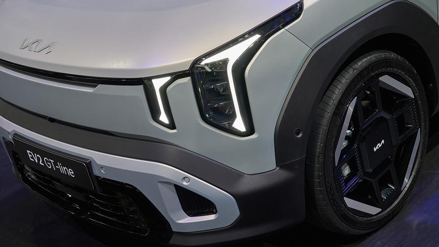 Kia привезла в Европу серийный EV2
