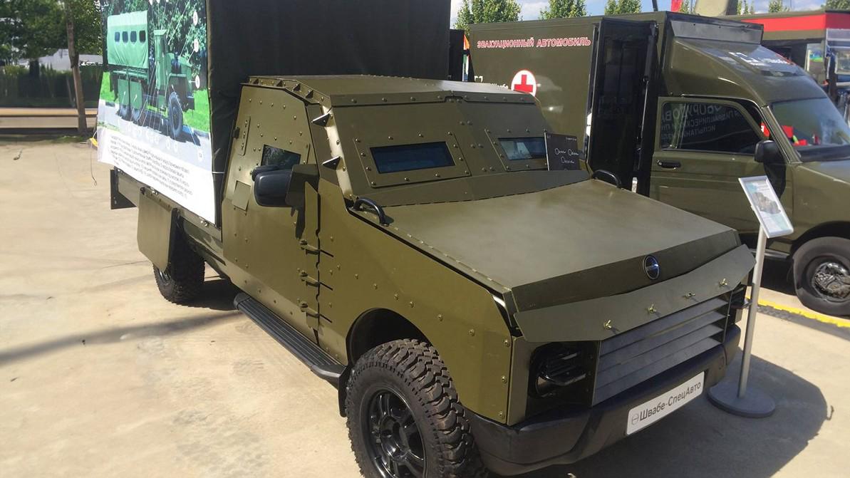 Военный броневик сделали из Lada Niva Legend