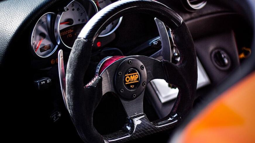 На продажу выставили культовый McLaren F1, но он ненастоящий