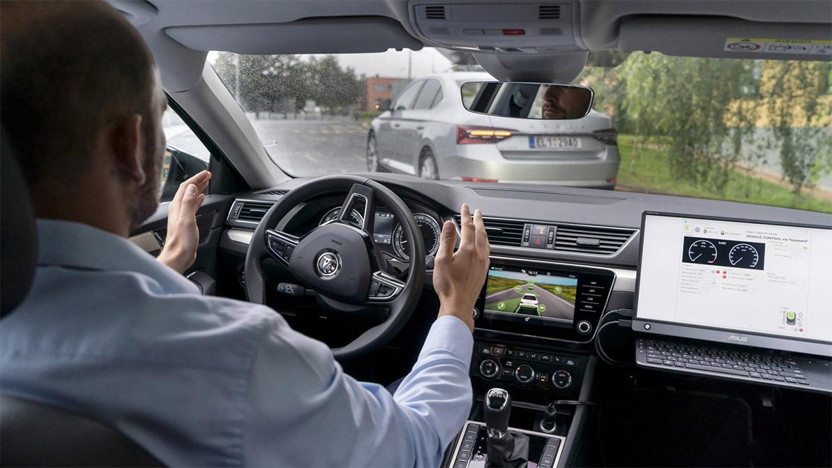 skoda-follow-the-vehicle-main