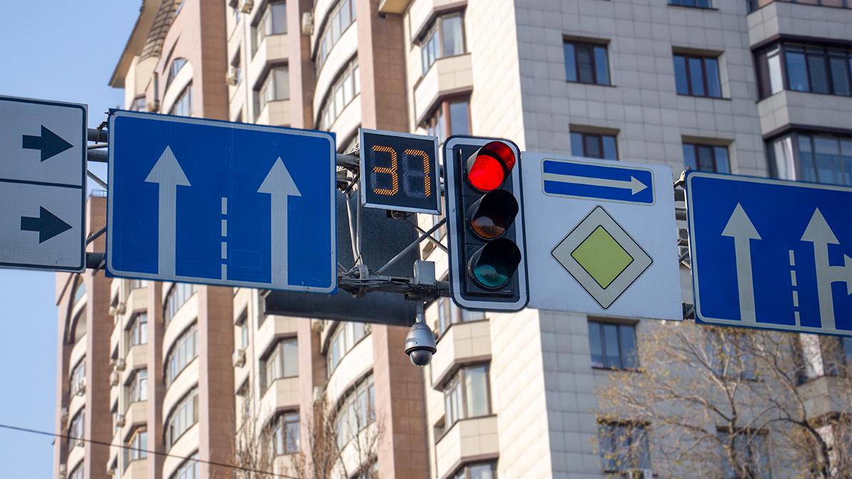 Дорожных знаков и светофоров не хватает в Казахстане