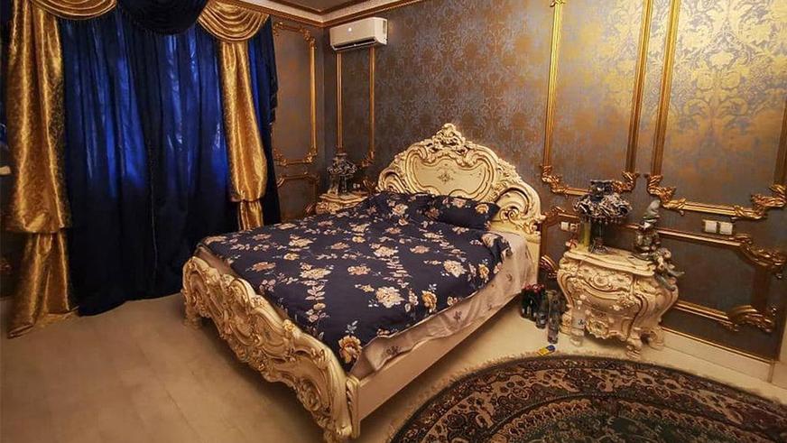 Позолоченный унитаз и другая роскошь в особняке главы полиции