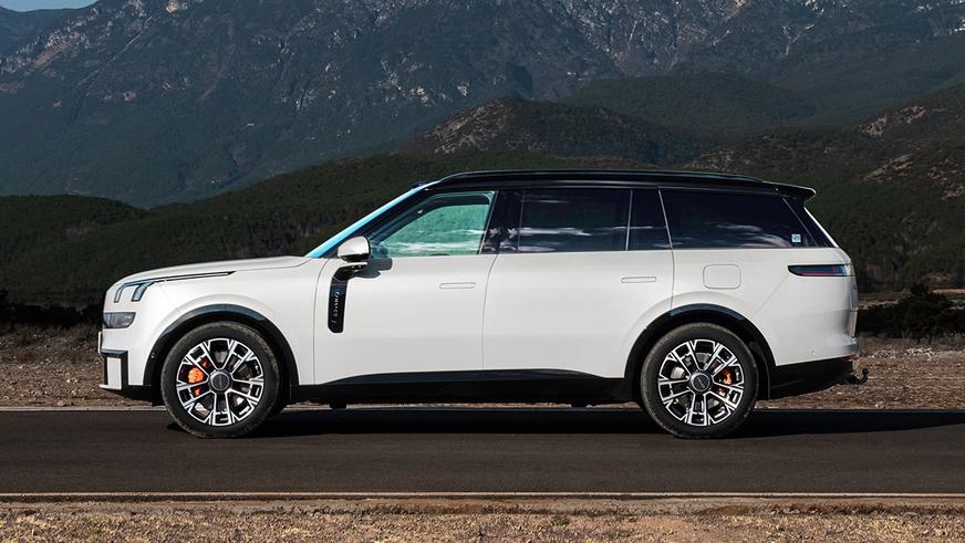 Кроссовер Lynk & Co 900 будут продавать в РК официально