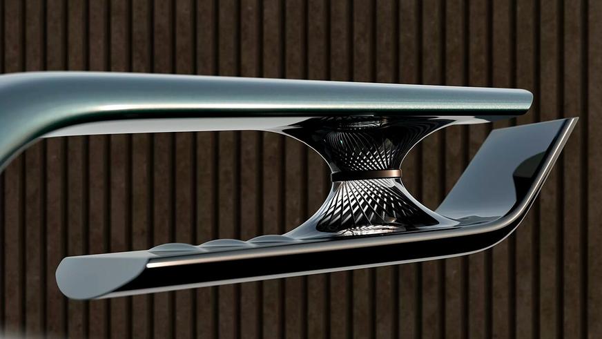 Lexus LS стал роскошным вэном с шестью колёсами