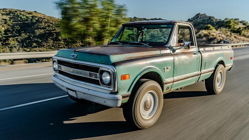 Кастомайзеры из США превратили новый Silverado в классический C10