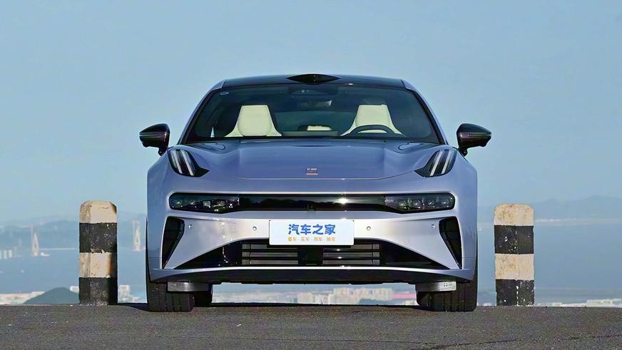 Обновлённый Zeekr 001 почти не подорожал в Китае
