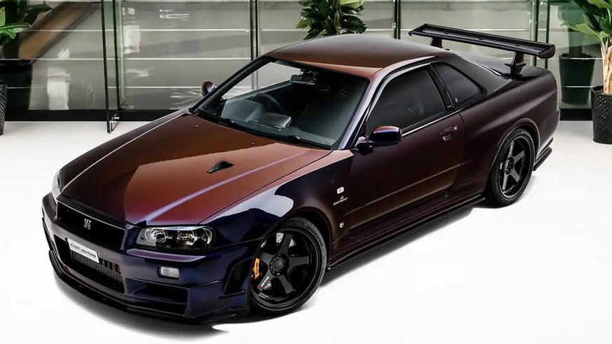 Один из самых редких Nissan Skyline GT-R появился в продаже в Дубае