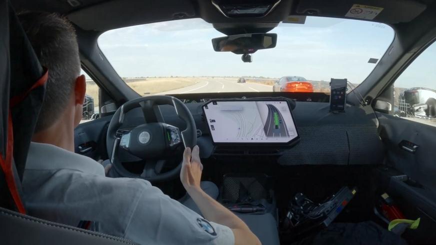 BMW iX3 сможет сам включать поворотники