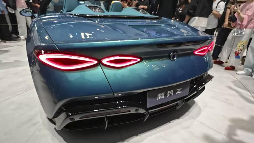 Denza показала открытый суперкар Z