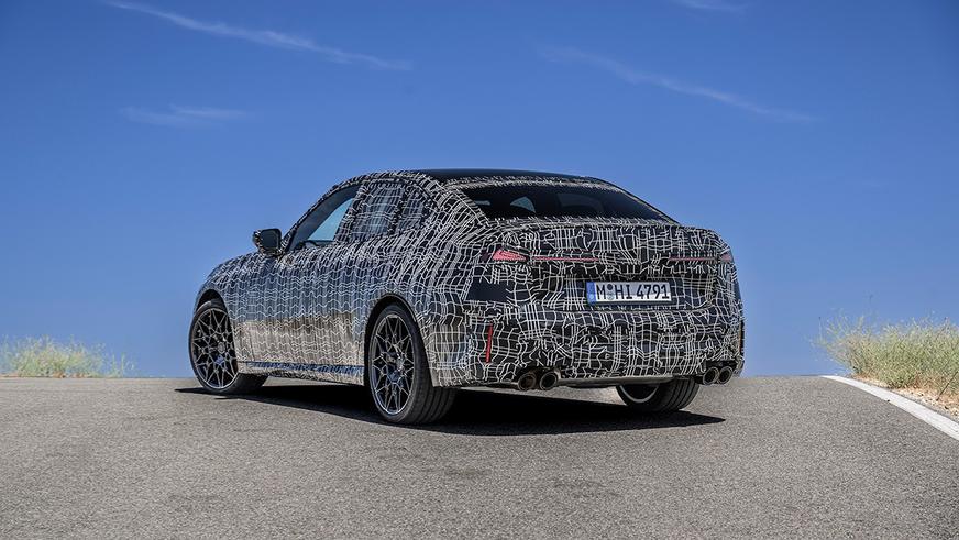 BMW рассказала о новой M350 xDrive с дрифт-режимом