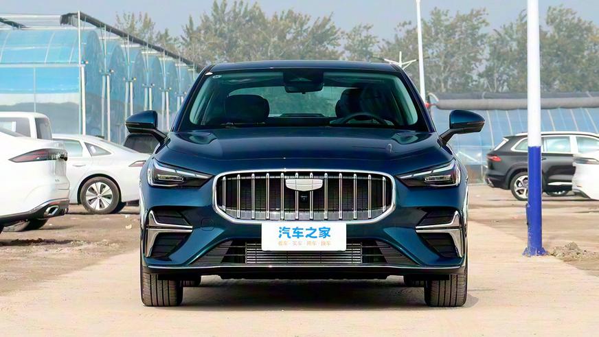 В Китае назвали цены на Geely Emgrand нового поколения