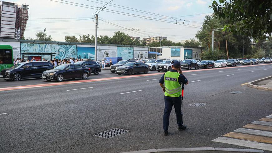 &laquo;Тёмная&raquo; пятница в&nbsp;Алматы: на&nbsp;дорогах пробки, метро остановилось
