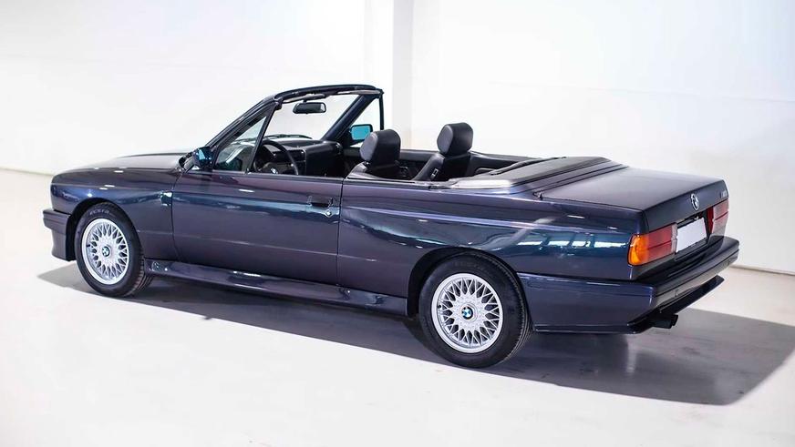 За пожилой кабриолет BMW (Е30) отдали почти 102 тысячи долларов