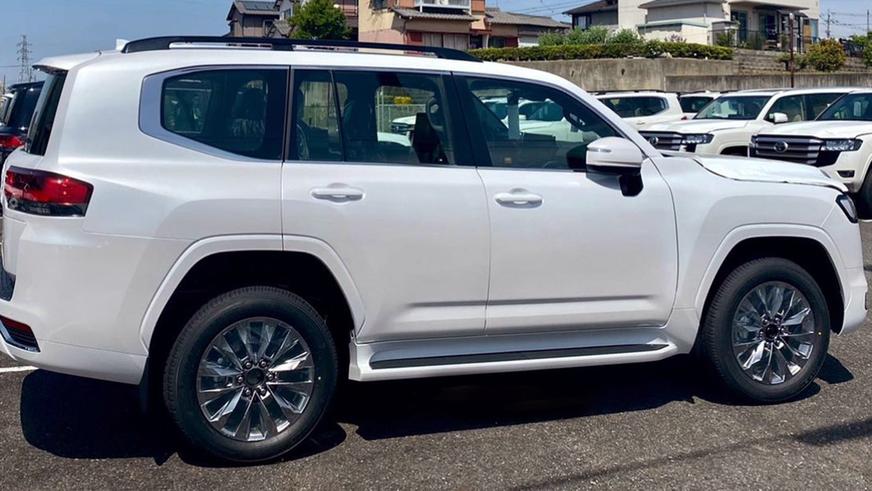 Возможные цены на Toyota Land Cruiser 300 и дебют Lexus LX600