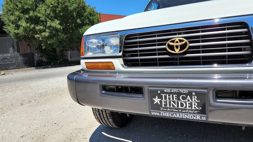 Практически новый Land Cruiser 80 выставлен на торги в США