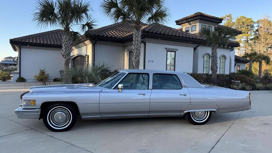 Раритетный Cadillac Fleetwood 1976 года выставлен на торги