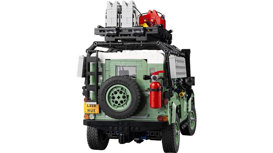 Lego спрятала новый конструктор для сборки Defender в глухом лесу