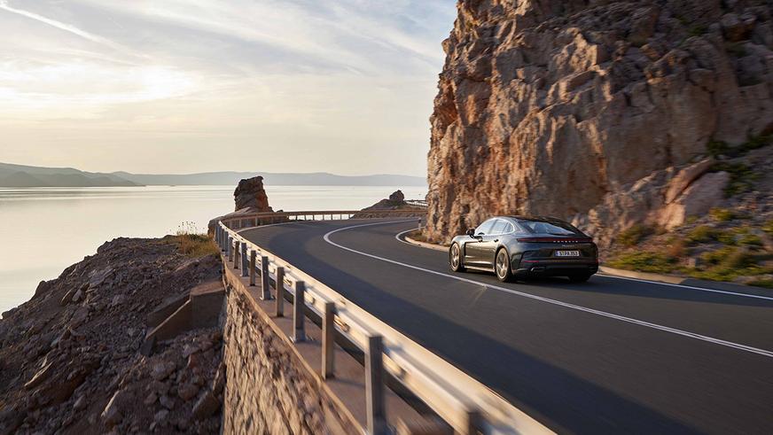 Представлен новый Porsche Panamera: хитрая подвеска и гибриды