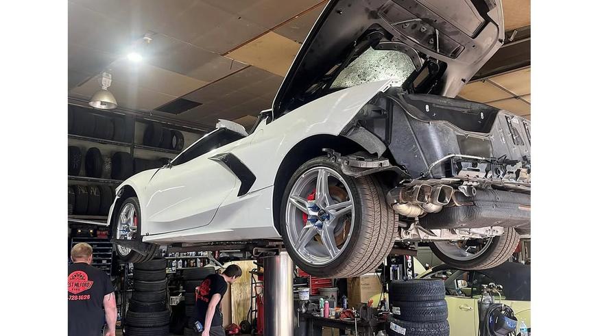 Старый фургон с мотором от Corvette попытается установить рекорд Гиннесса