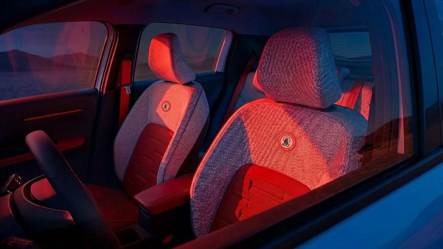 Юбилей французского ВМФ отметили особым Citroen C3 Aircross