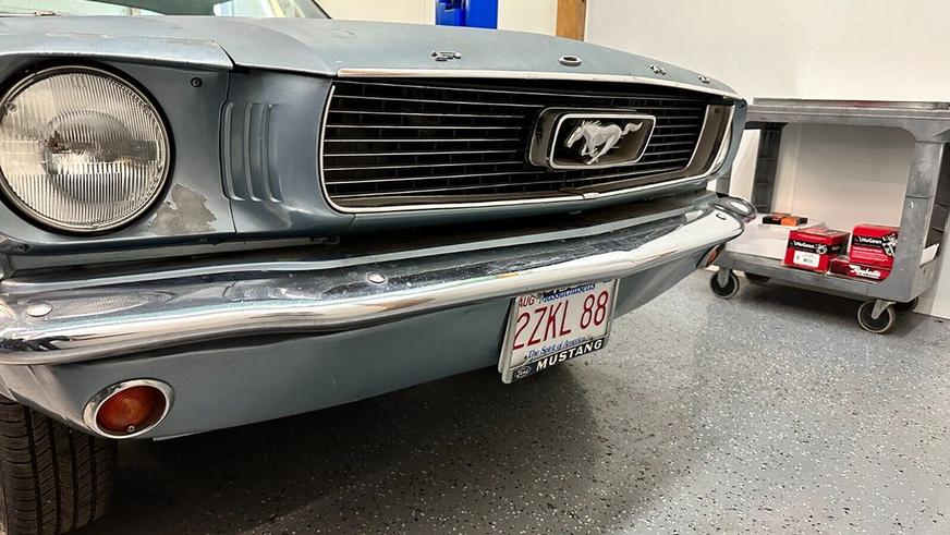 На торги выставили Ford Mustang, простоявший в гараже более 30 лет