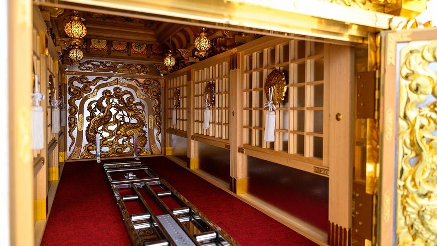 Необычный катафалк продали на торгах в США