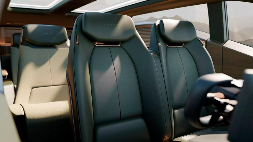 Lexus LS стал роскошным вэном с шестью колёсами