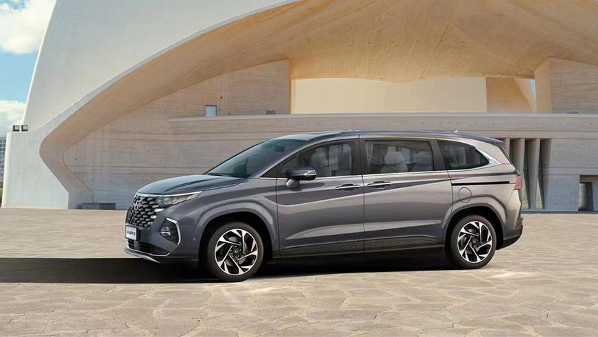 Hyundai презентовала минивэн Custo